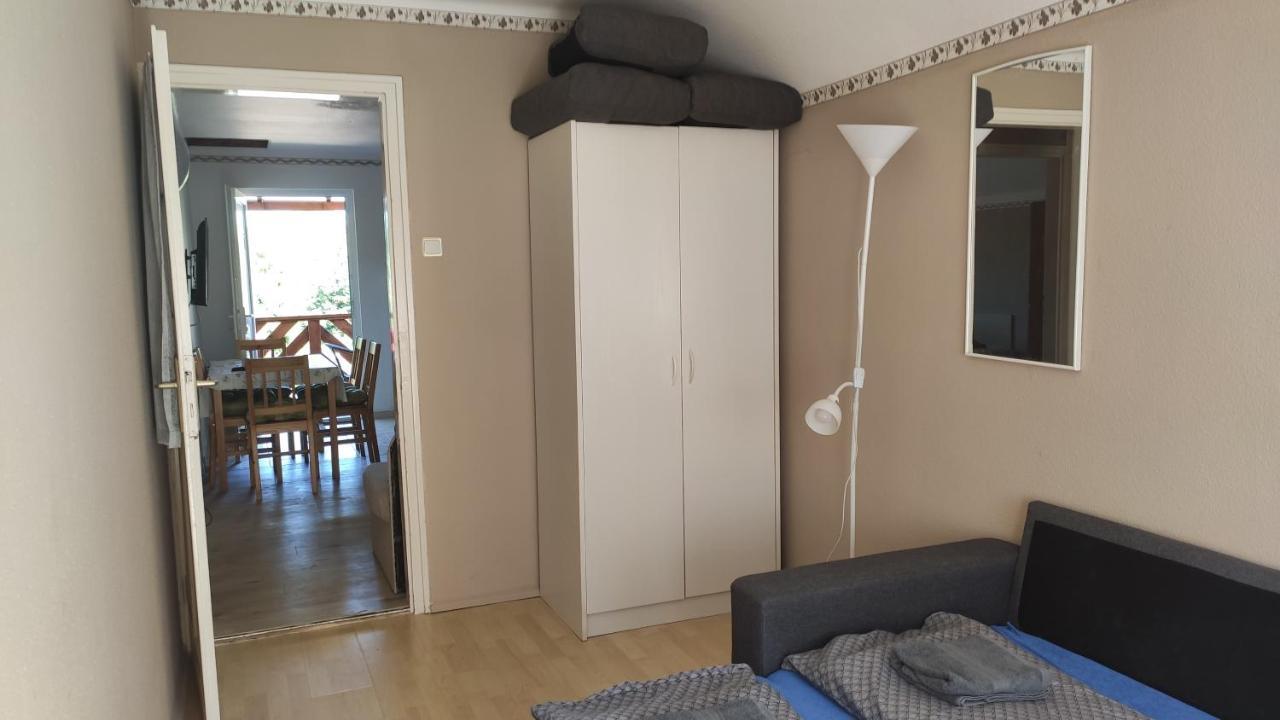 Lelle Lelke Apartmanhaz Διαμέρισμα Balatonlelle Εξωτερικό φωτογραφία